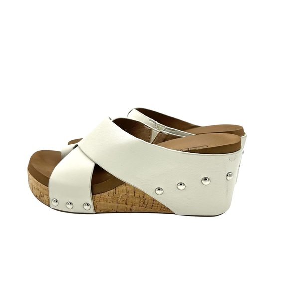 Corkys Tidbit Faux Leather Sandals Size 7 Ivory Cream Platform Cork Wedges Studs - Picture 2 of 9